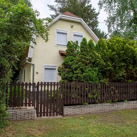 Horvath Haz Foeldszint Es Emelet Kueloen-kueloen Kiado 8-8 Fo Reszere, * Balatonfenyves